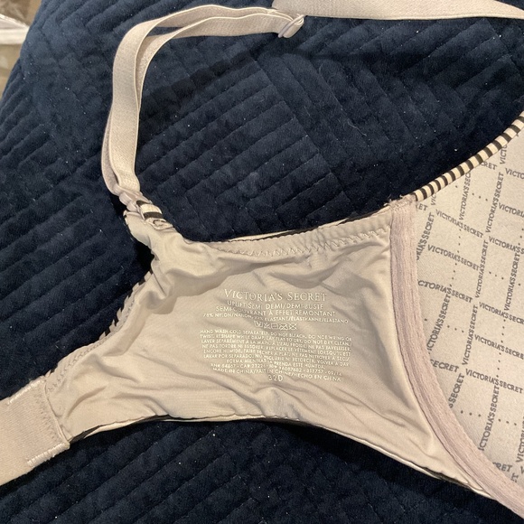 32 d vs bra - Picture 1 of 3